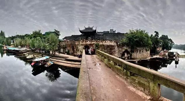 孔乡学子走入博物馆：用双眼明察“古往今来迷人之处”